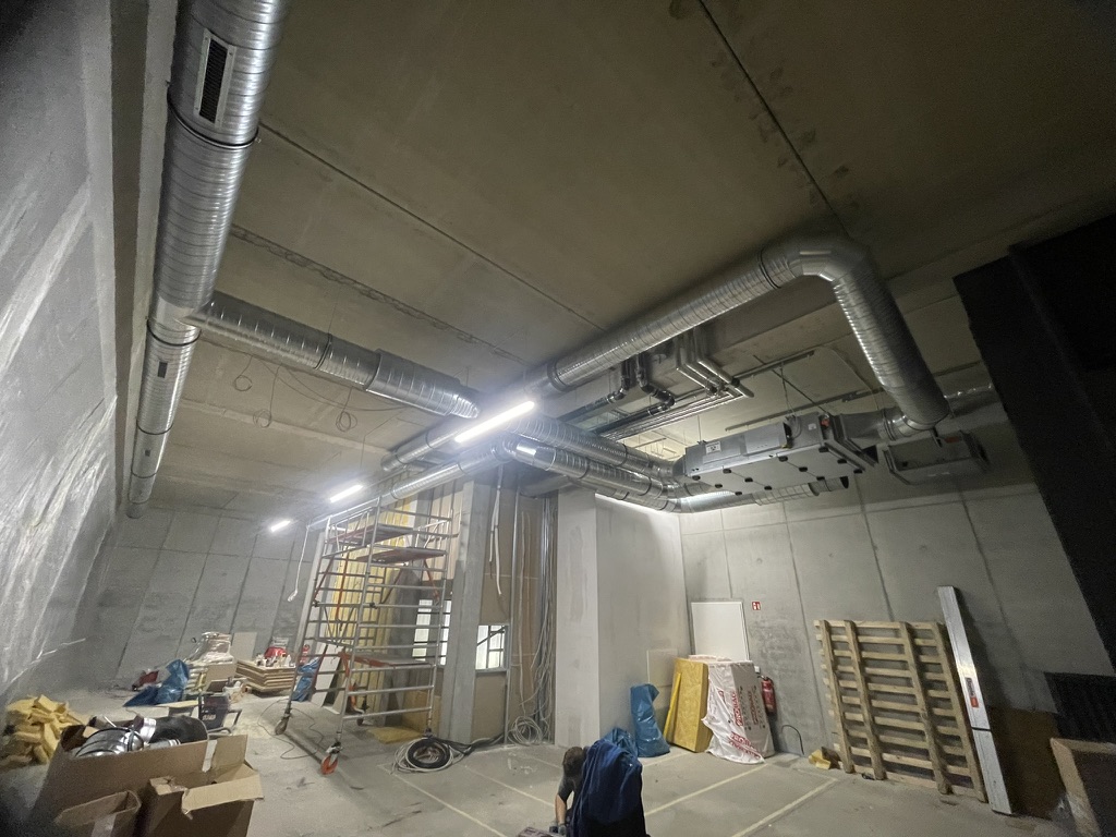 Lüftungsanlage im Technikraum